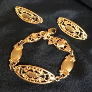 Gold Brushed Ornate Link Bracelet & Stud Earrings